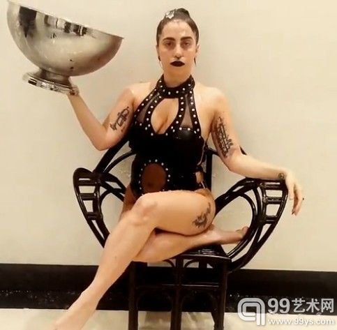Lady GagaͰս ͼƬԴartnet